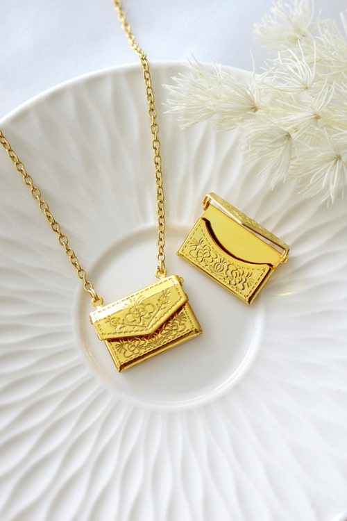 Daisy Envelope Locket Necklace | 24K Gold Plated