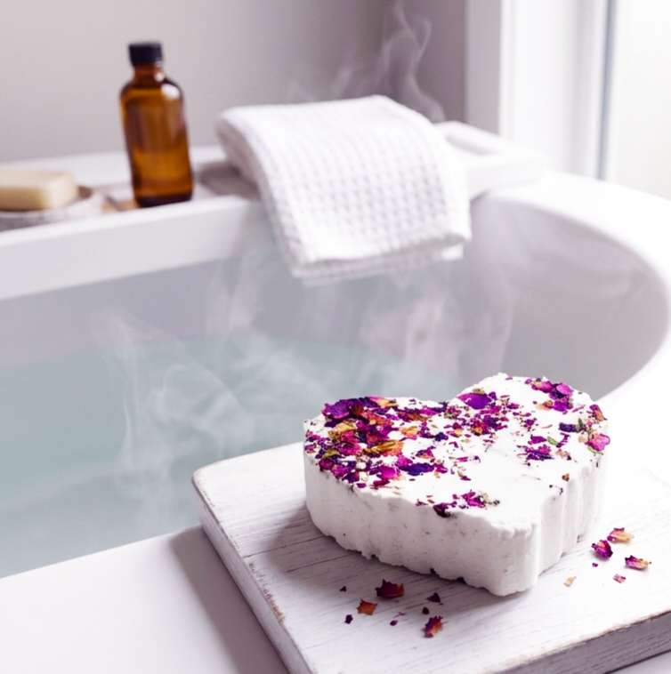 Rose Heart Bath Bomb – Organic Valentine's Gift with Rose Petals